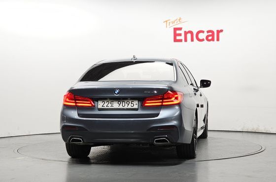BMW 5-Series 520d M Sport package — пробег 77 316 км — фото 4 из 5