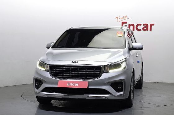 Kia Carnival 9-Seater Luxury — пробег 86 581 км — фото 3 из 5