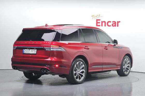 Lincoln Aviator 3.0 PHEV GT AWD — пробег 51 595 км — фото 2 из 5