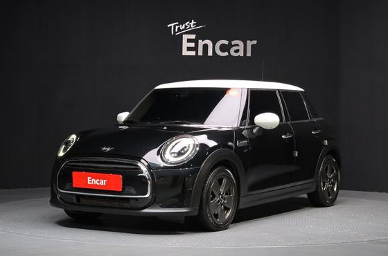 Mini Cooper 5Door Classic Third Generation — пробег 31 825 км — фото 1 из 5