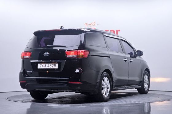 Kia Carnival 11-seater Luxury — пробег 74 795 км — фото 2 из 5