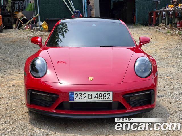 Porsche 911 Carrera GTS — пробег 2 000 км — фото 4 из 5