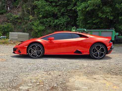 Lamborghini Huracan LP640-4 EVO — пробег 4 000 км — фото 2 из 5