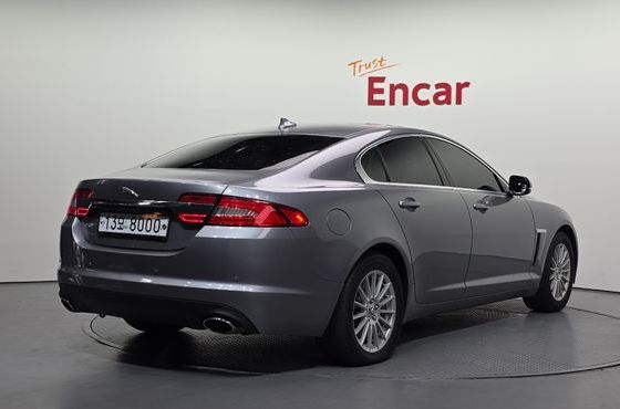 Jaguar XF 2.0 Luxury X250 — пробег 85 011 км — фото 2 из 5