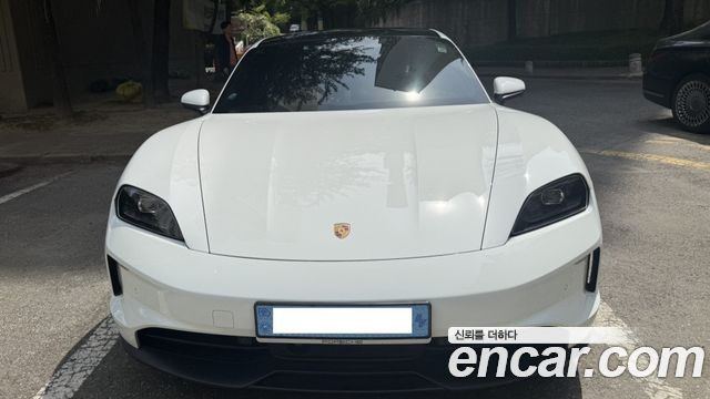 Porsche Taycan Base — пробег 28 000 км — фото 3 из 5