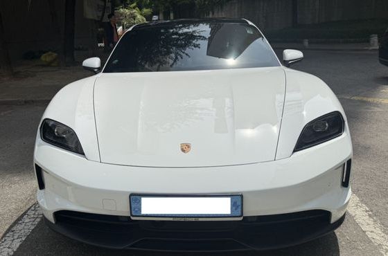 Porsche Taycan Base — пробег 28 000 км — фото 3 из 5