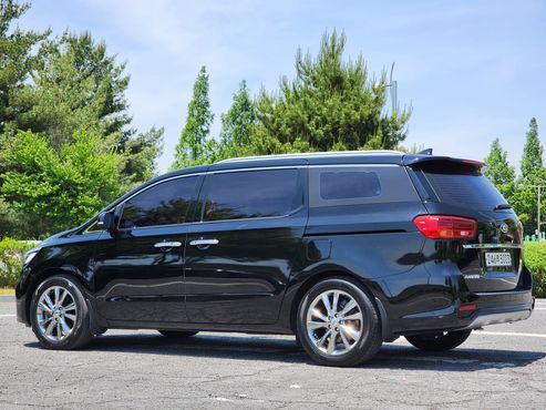 Kia Carnival 9-Seater Noblesse Special — пробег 184 000 км — фото 5 из 5