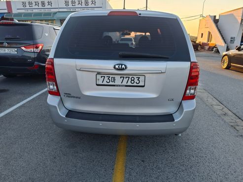 Kia Carnival New Carnival GX Standard — пробег 106 194 км — фото 4 из 5