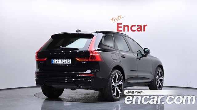 Volvo XC60 B6 R-Design — пробег 42 944 км — фото 2 из 5