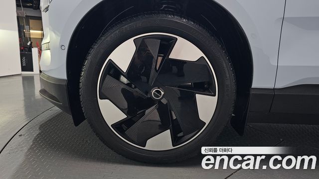 Volvo EX30 из Кореи Encar
