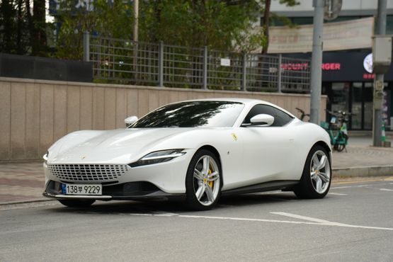 Ferrari Roma 3.9 — пробег 12 000 км — фото 2 из 5