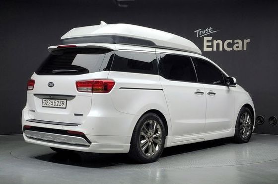 Kia Carnival Gasoline 9-seater Hi-Limousine Noblesse — пробег 66 050 км — фото 2 из 5