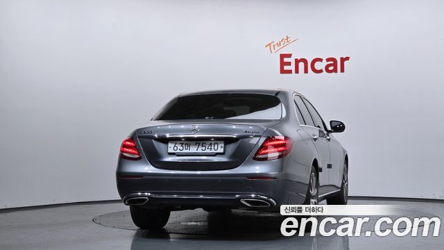 Mercedes-Benz E-Class E300 4MATIC Avnatgarde — пробег 59 876 км — фото 4 из 5