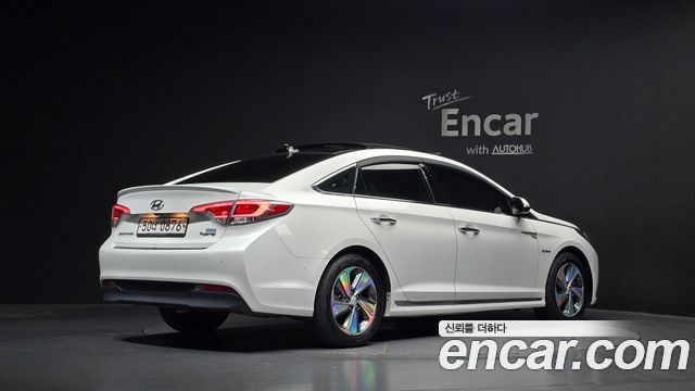 Hyundai Sonata 2.0 Plug-in HEV Exclusive — пробег 143 952 км — фото 2 из 5
