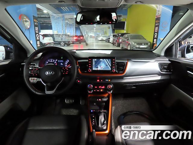Kia Stonic из Кореи Encar