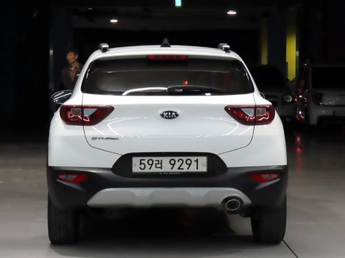Kia Stonic 1.4 Trendy — пробег 85 200 км — фото 3 из 5