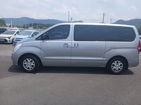 Hyundai Starex 5-Seater VAN CVX Luxury — пробег 178 376 км — фото 3 из 5