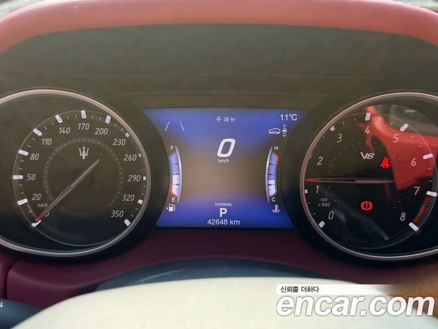Maserati Levante из Кореи Encar