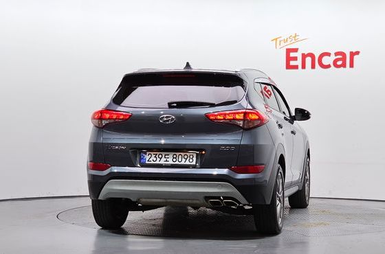 Hyundai Tucson Diesel 2.0 2WD Premium — пробег 110 338 км — фото 4 из 5