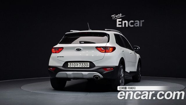 Kia Stonic из Кореи Encar