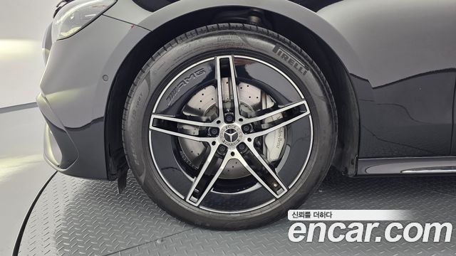 Mercedes-Benz E-Class E300 4MATIC AMG Line — пробег 29 985 км — фото 5 из 5