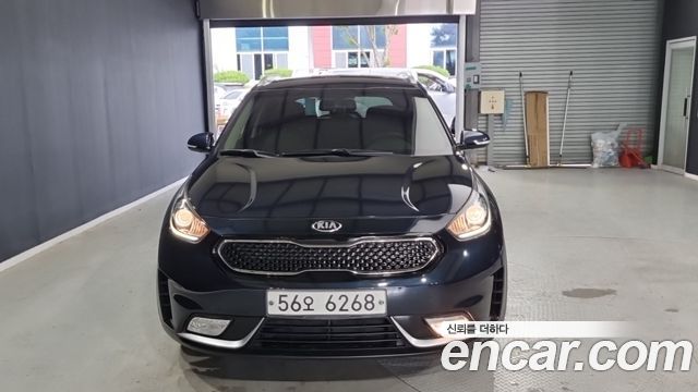 Kia Niro Prestige — пробег 157 875 км — фото 3 из 5