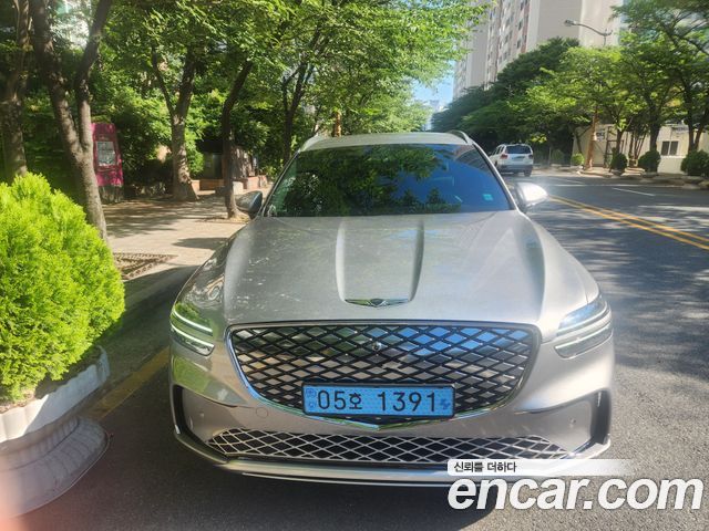Genesis GV70 e-AWD — пробег 12 000 км — фото 1 из 5