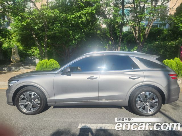 Genesis GV70 e-AWD — пробег 12 000 км — фото 2 из 5
