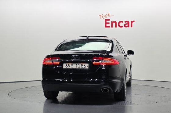 Jaguar XF 2.2D Luxury X250 — пробег 83 629 км — фото 4 из 5