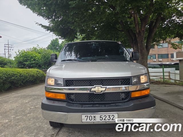 Chevrolet Express Van 6.0 — пробег 80 731 км — фото 2 из 5