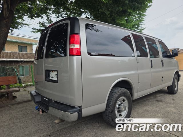 Chevrolet Express Van 6.0 — пробег 80 731 км — фото 5 из 5