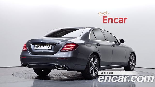 Mercedes-Benz E-Class E300 4MATIC Avnatgarde — пробег 128 330 км — фото 2 из 5