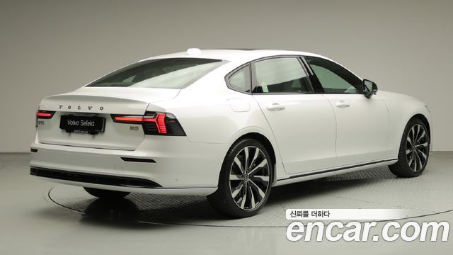 Volvo S90 B5 Ultra Dark — пробег 4 111 км — фото 4 из 5