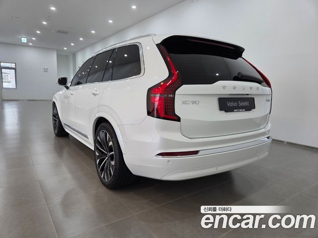 Volvo XC90 T8 Ultra Bright Hybrid — пробег 5 213 км — фото 2 из 5