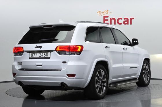 Jeep Cherokee 3.0 Diesel Overland WK2 — пробег 116 614 км — фото 2 из 5