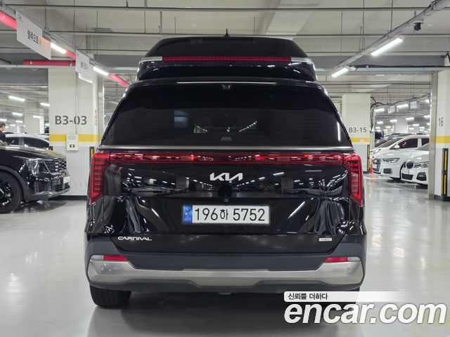 Kia Carnival Gasoline 7-Seater Hi Limousine Signature — пробег 54 000 км — фото 5 из 5