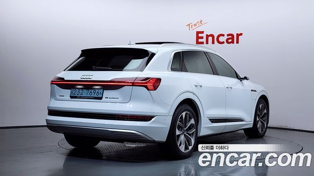 Audi e-tron из Кореи Encar