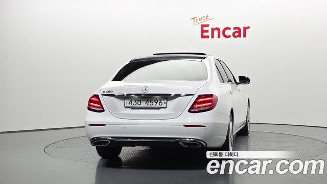 Mercedes-Benz E-Class E200 Avantgarde — пробег 74 229 км — фото 4 из 5