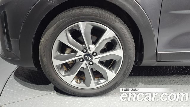 Kia Stonic из Кореи Encar