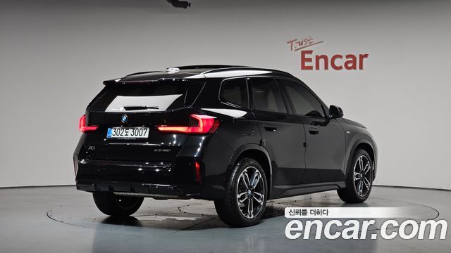 BMW X1 xDrive 20i M Sport — пробег 6 109 км — фото 2 из 5