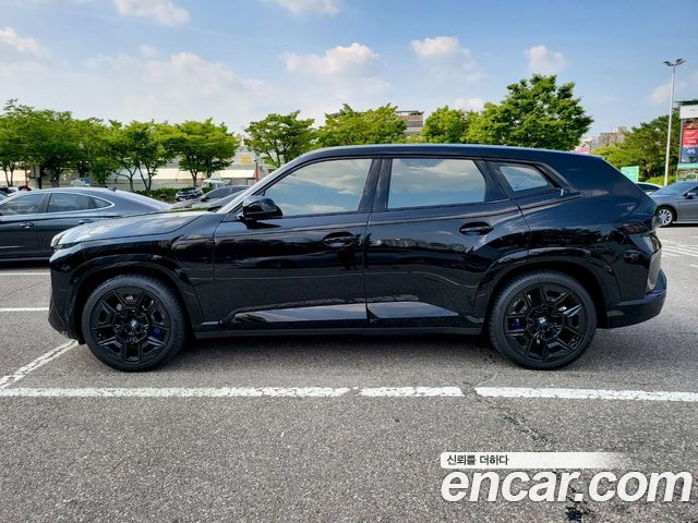 BMW XM 4.4 — пробег 18 500 км — фото 5 из 5