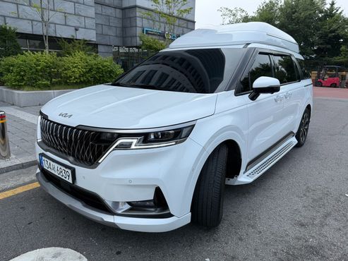 Kia Carnival 9-Seater Hi-Limousine Signature — пробег 54 100 км — фото 1 из 5
