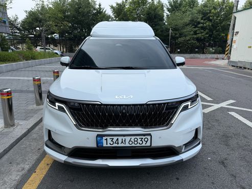 Kia Carnival 9-Seater Hi-Limousine Signature — пробег 54 100 км — фото 2 из 5
