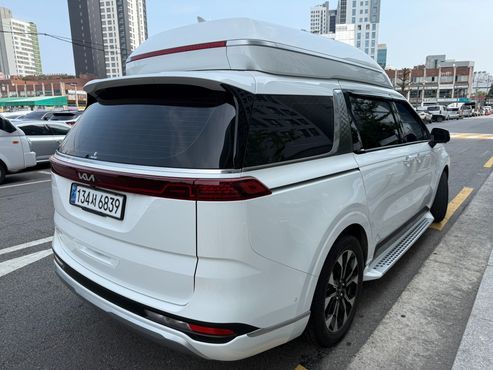 Kia Carnival 9-Seater Hi-Limousine Signature — пробег 54 100 км — фото 3 из 5