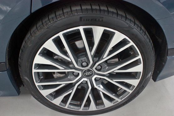 Audi A6 e-Tron Performance Advanced — пробег 9 300 км — фото 5 из 5