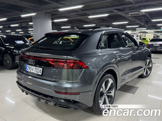 Audi Q8 55 TFSI Quattro Premium — пробег 12 км — фото 4 из 5