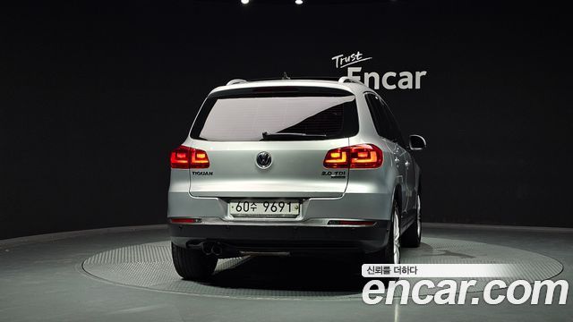 Volkswagen Tiguan 2.0 TDI  Premium 5N — пробег 90 630 км — фото 4 из 5