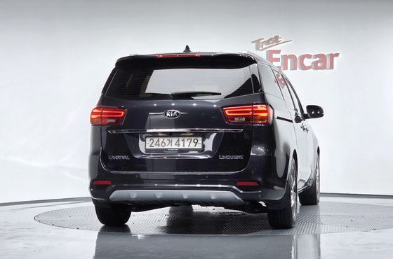 Kia Carnival 7-Seater Limousine VIP — пробег 158 579 км — фото 4 из 5