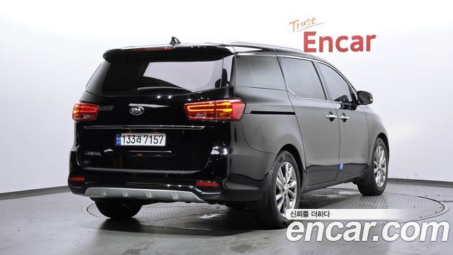 Kia Carnival из Кореи Encar