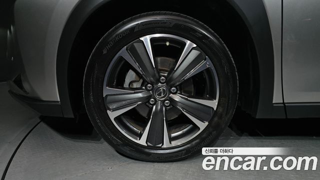 Lexus UX из Кореи Encar